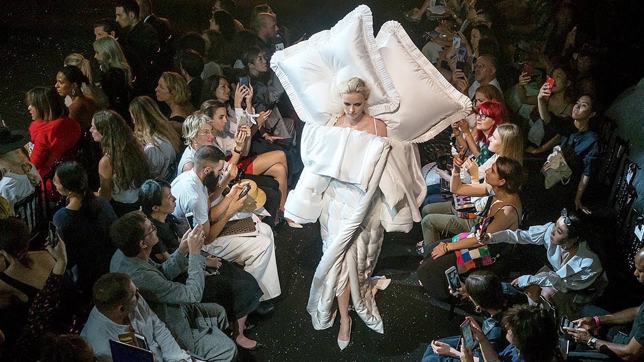 Viktor & Rolf | Haute Couture Fall Winter 2018/2019 Full Show | Exclusive