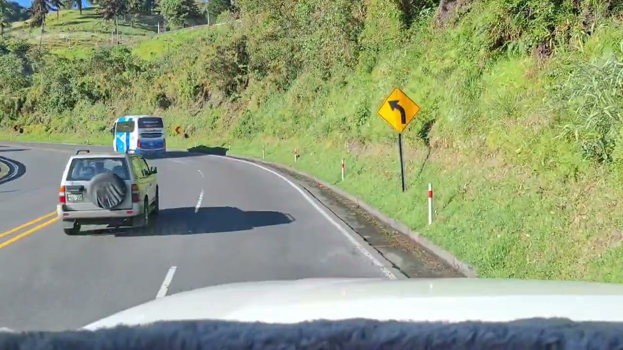 Subiendo la cordillera aloag santo domingo , hasta Quito
