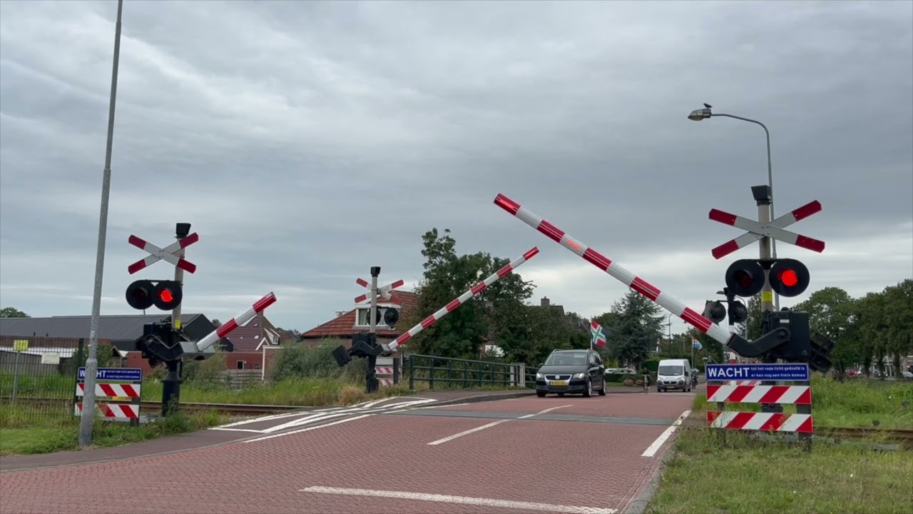 Spoorwegovergang Winsum // Dutch Railroad Crossing