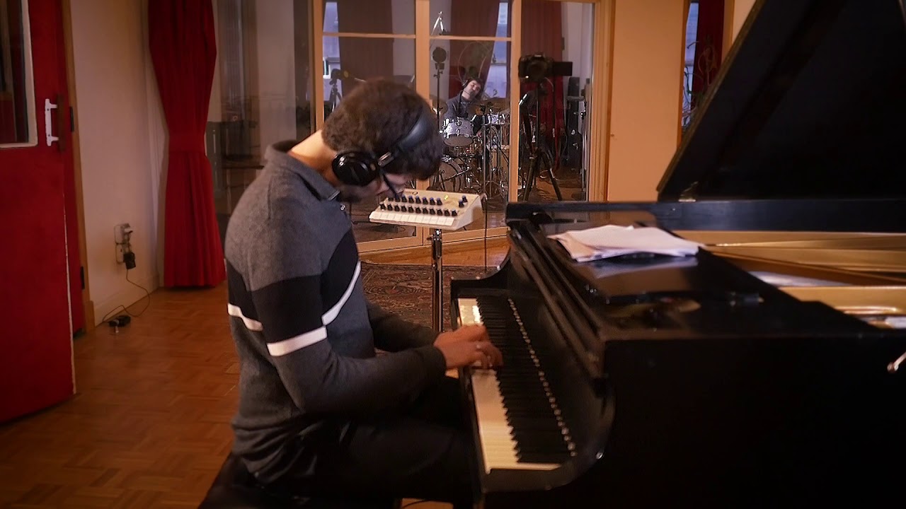 Yaniv Taubenhouse Trio - Flow (Moments in Trio Vol. 3)