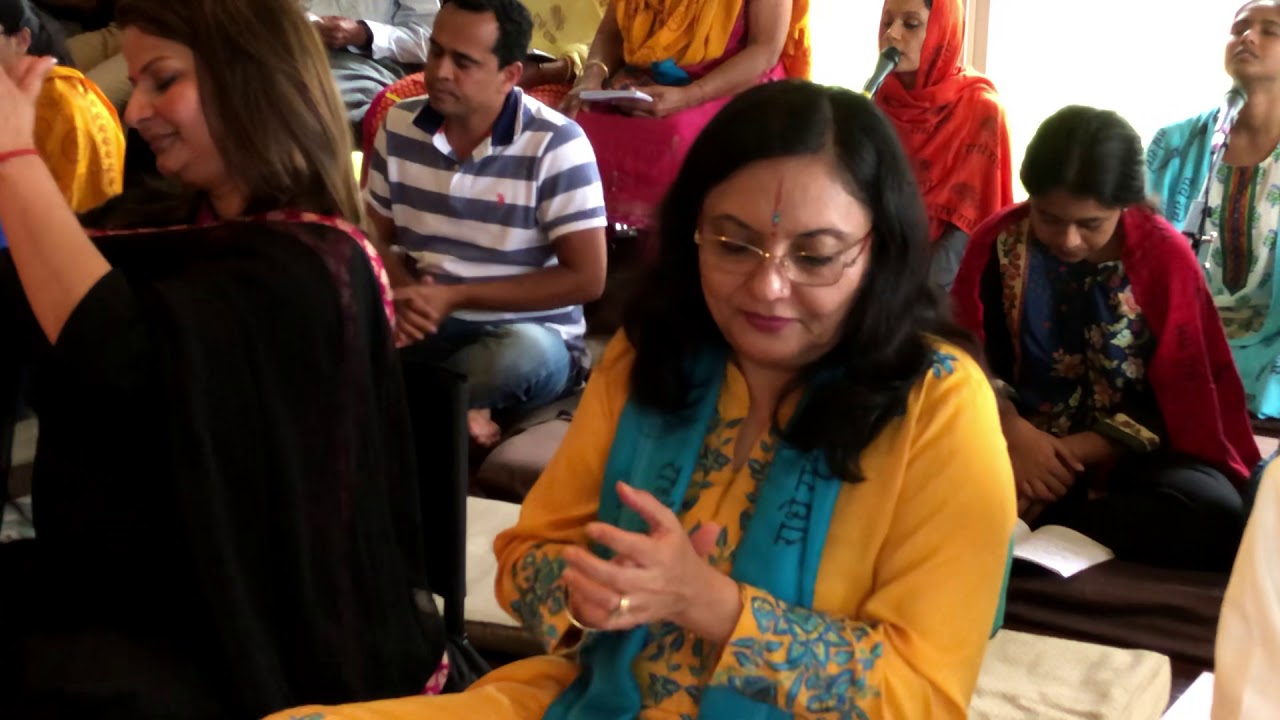 Kripaluji Maharaj Bhajan | Matwari Pyari Chal Mero Yashoda Ko Lal