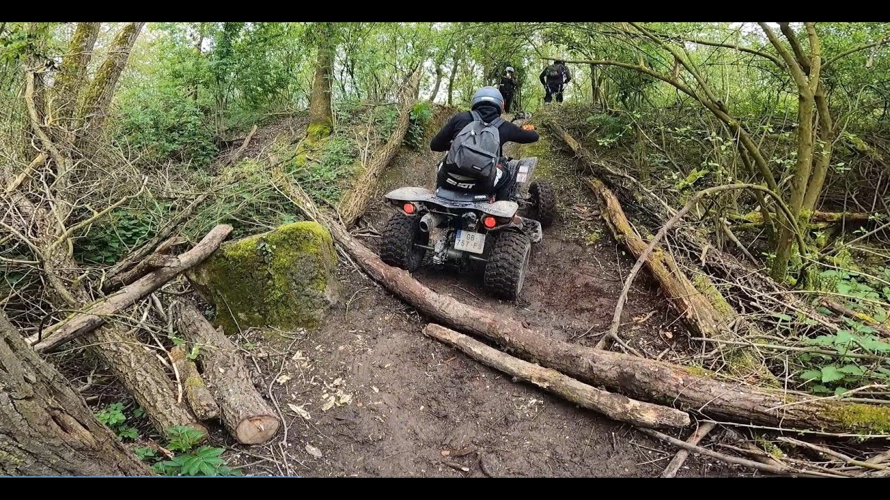 KYMCO Maxxer 300 : passage technique dans les bois