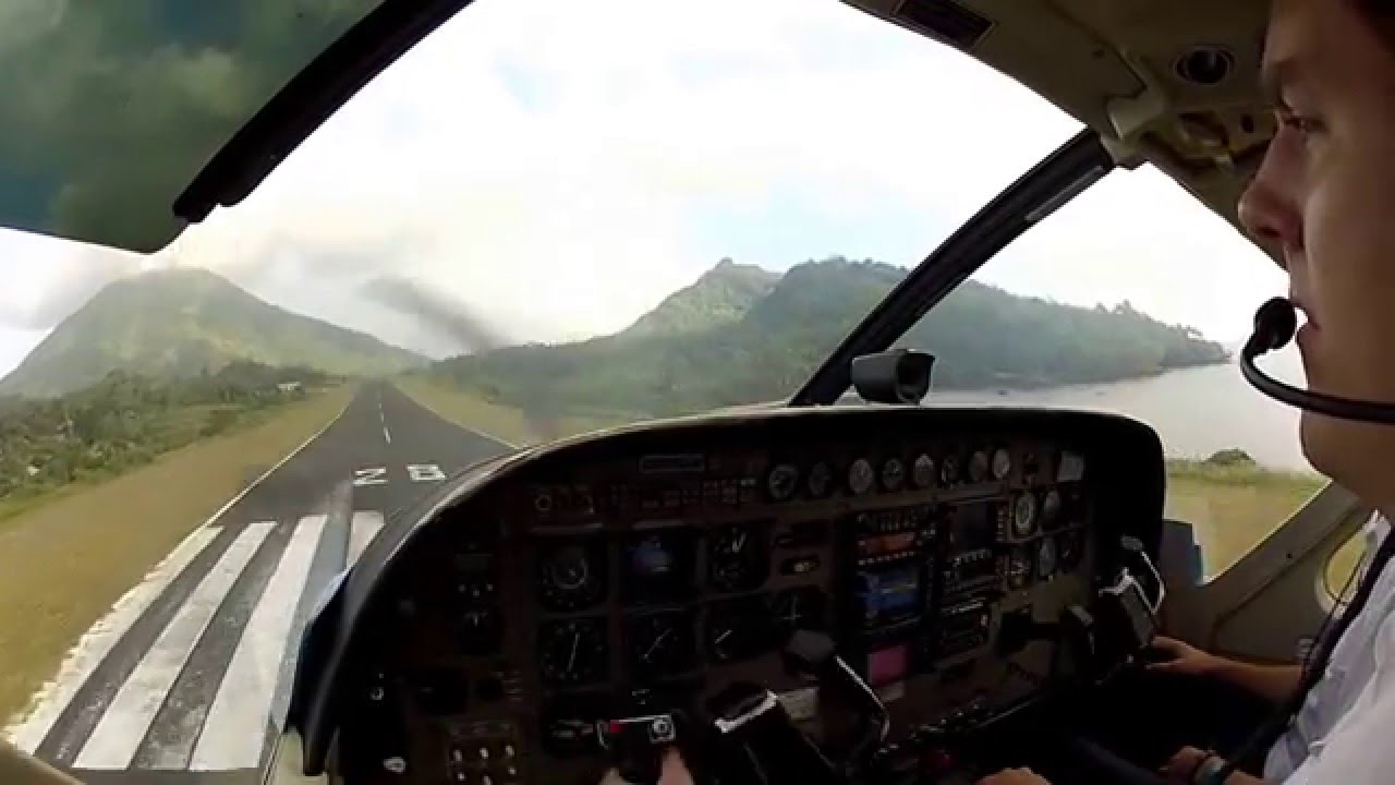 Susi Air - Landing @ Banda Neira, Maluku,  Indonesia