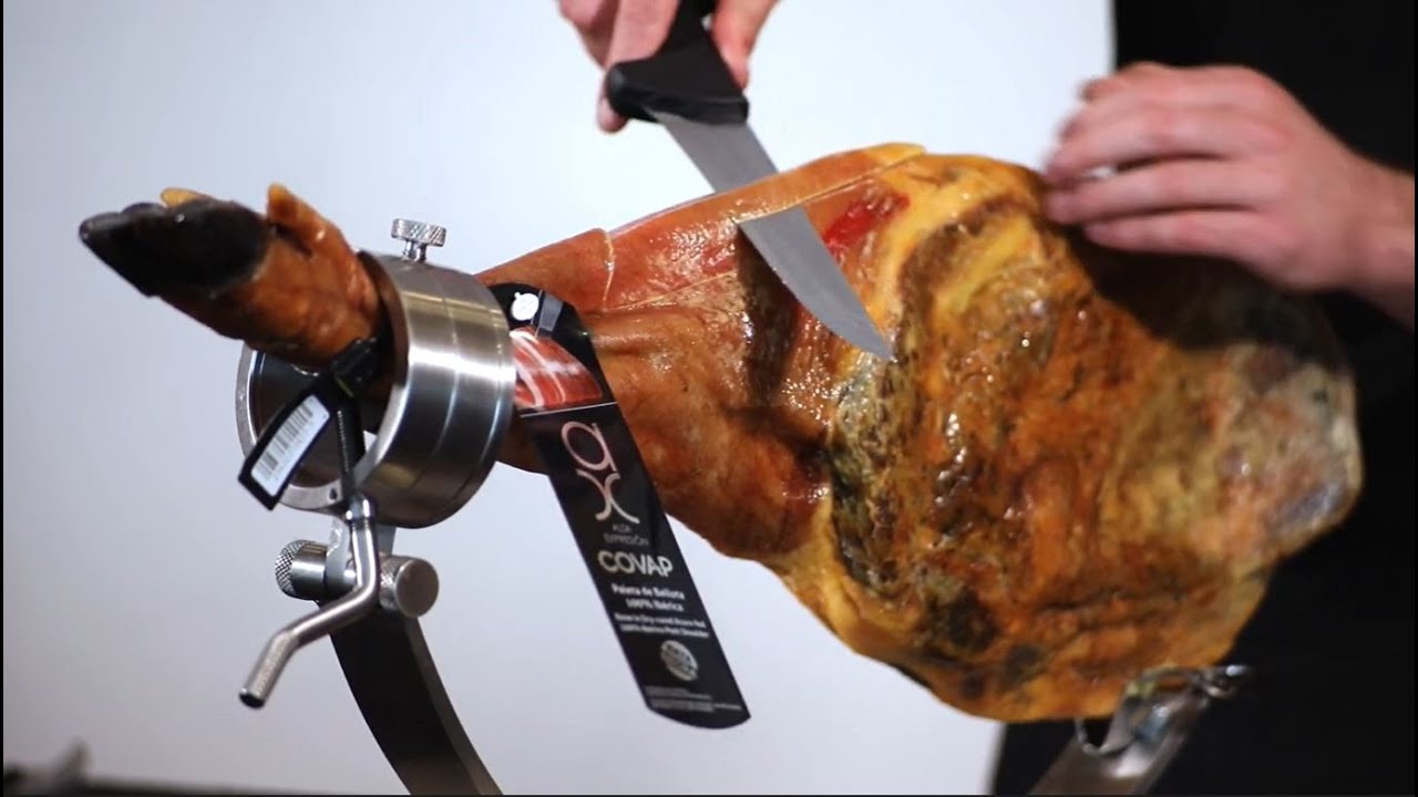 How to cut a Bone-in Pork Shoulder Acorn-fed 100% Ibérico Alta Expresión