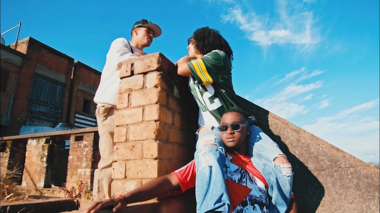 Ayo Naej - Celibataire Pro Max (Clip Officiel)