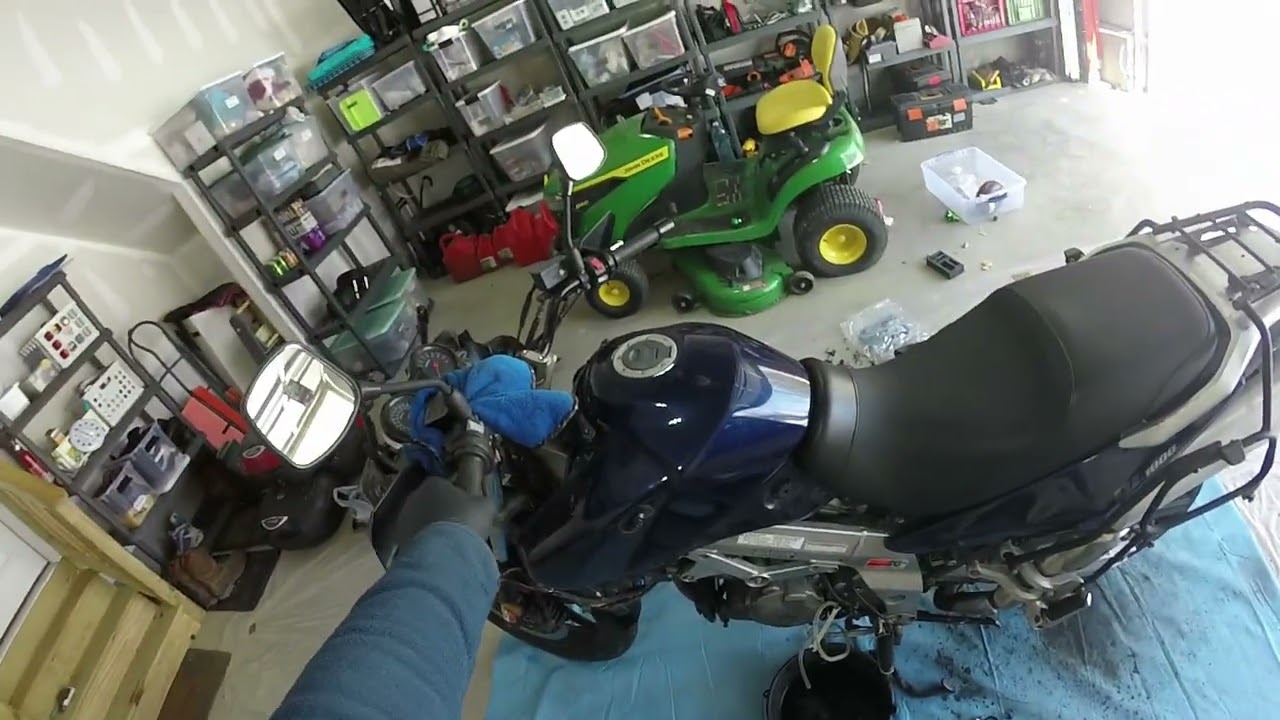 V-Strom 1000 Clutch Slave Rebuild and Oil Change