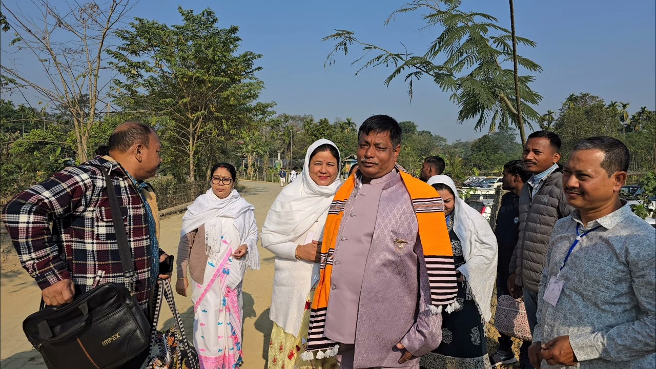 এই গৃহ ঈশ্বৰে নতুনকৈ সাজিবলৈ দিছে ৷ সকলো দাস দাসীয়ে সহায় সহযোগ কৰে যেন ৷