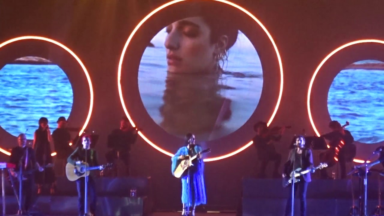 Levante -   Lo Stretto Necessario - ft Di Martino e Colapesce - Live Mediolanum Forum - Milano