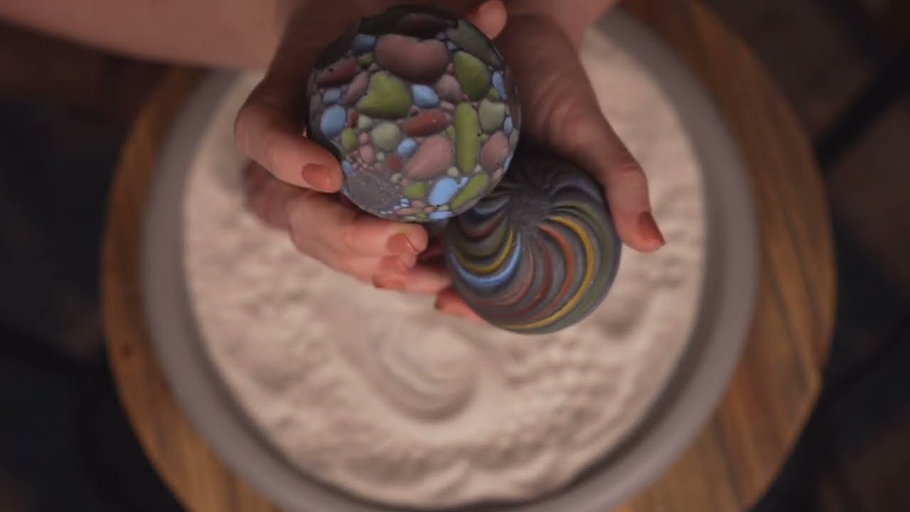 ASMR Tingly Sand Spheres (хрустящий песок, тихое пощелкивание, шепот)