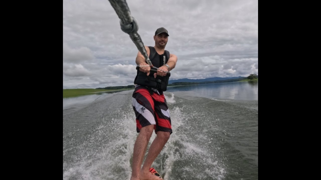 Tinroo Dam Skurfing
