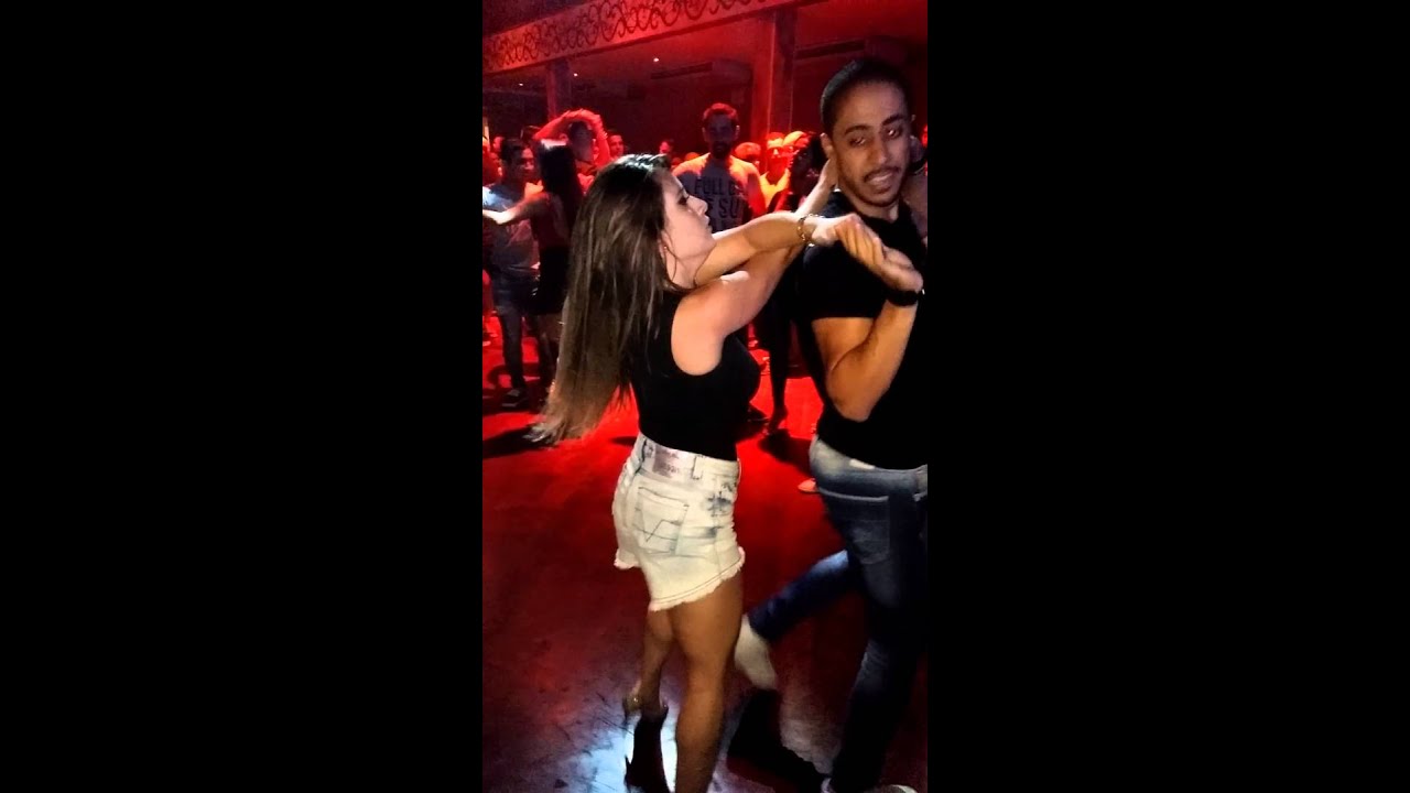 Lucas e Babi dançando Gordinho Saliente 01.2016