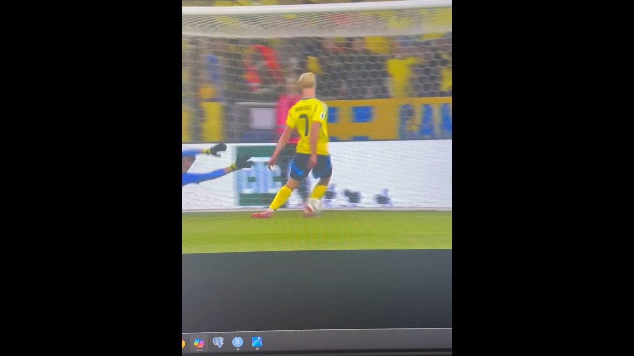 Bergvall how do you miss 😂 #eyobelinho17 #bergvall #isak