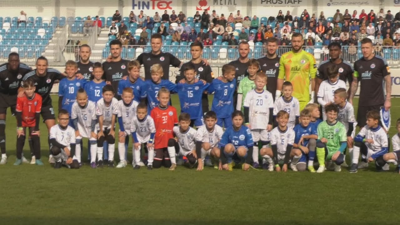 Šport  futbal  - Slovan sa vytrápil na Spiši, ale postúpil