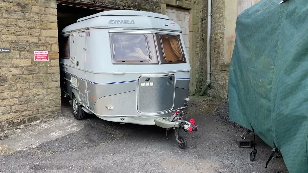 Eriba 320GT in a tight spot