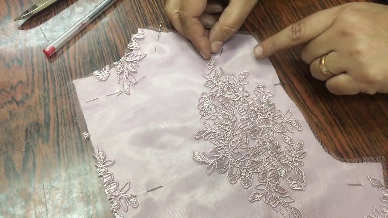 تقنيات الخياطة الحلقه العاشرة(تثبيت الدانتيل)/ د كاميليا الزين / sewing lace with satin /sewing tech