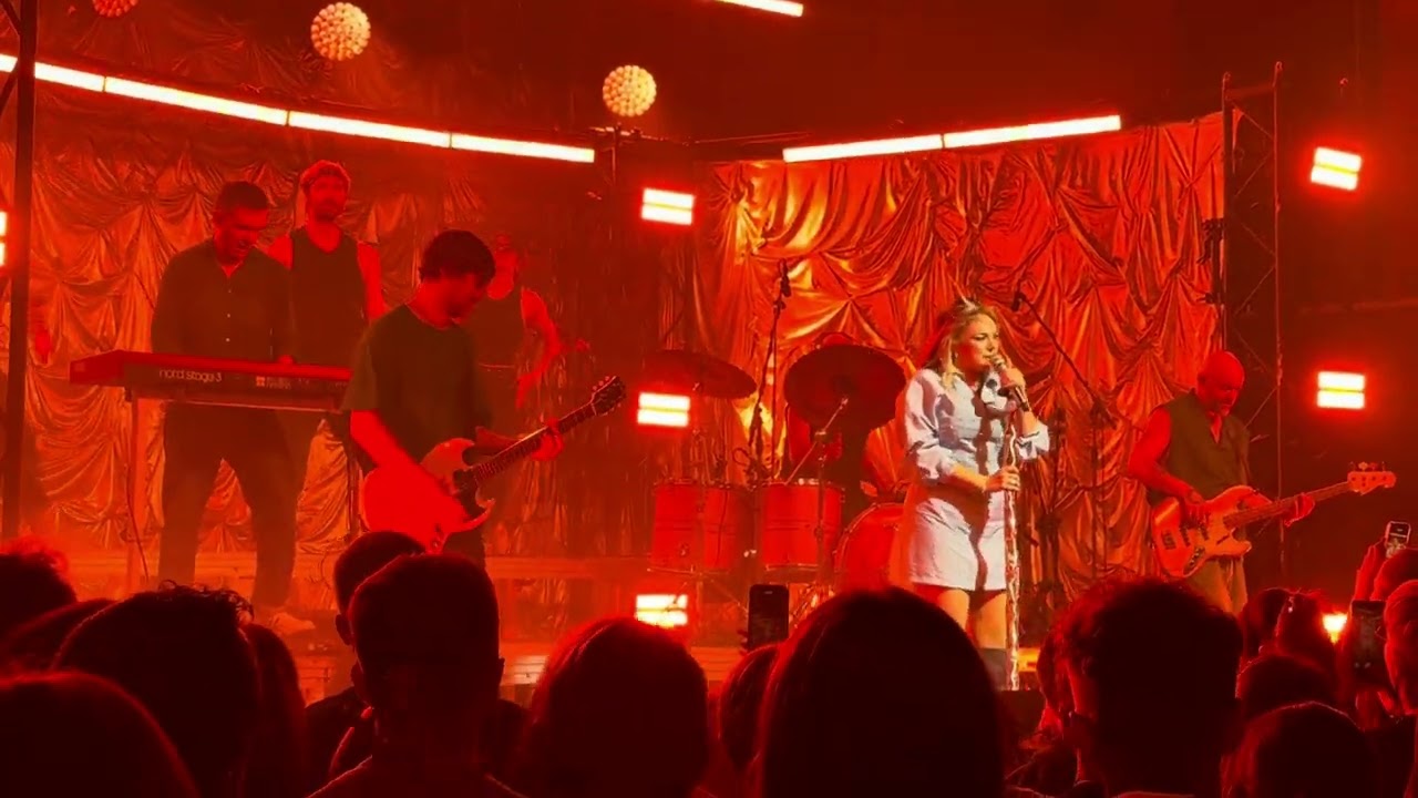 Ewa Farna - Bez lez (Katowice, Nie ma lipy tour 2025, 22.10.2025)