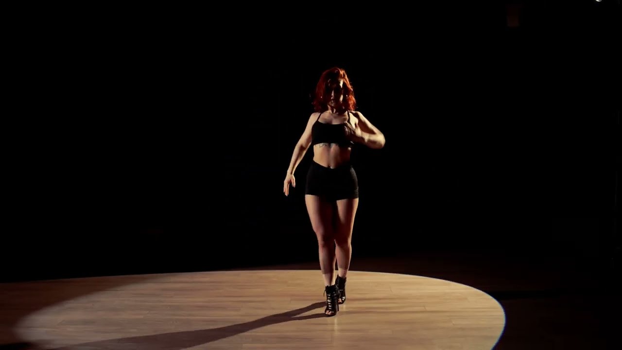 Brunette - 2 Im Tan Bakum - Dance Choreography