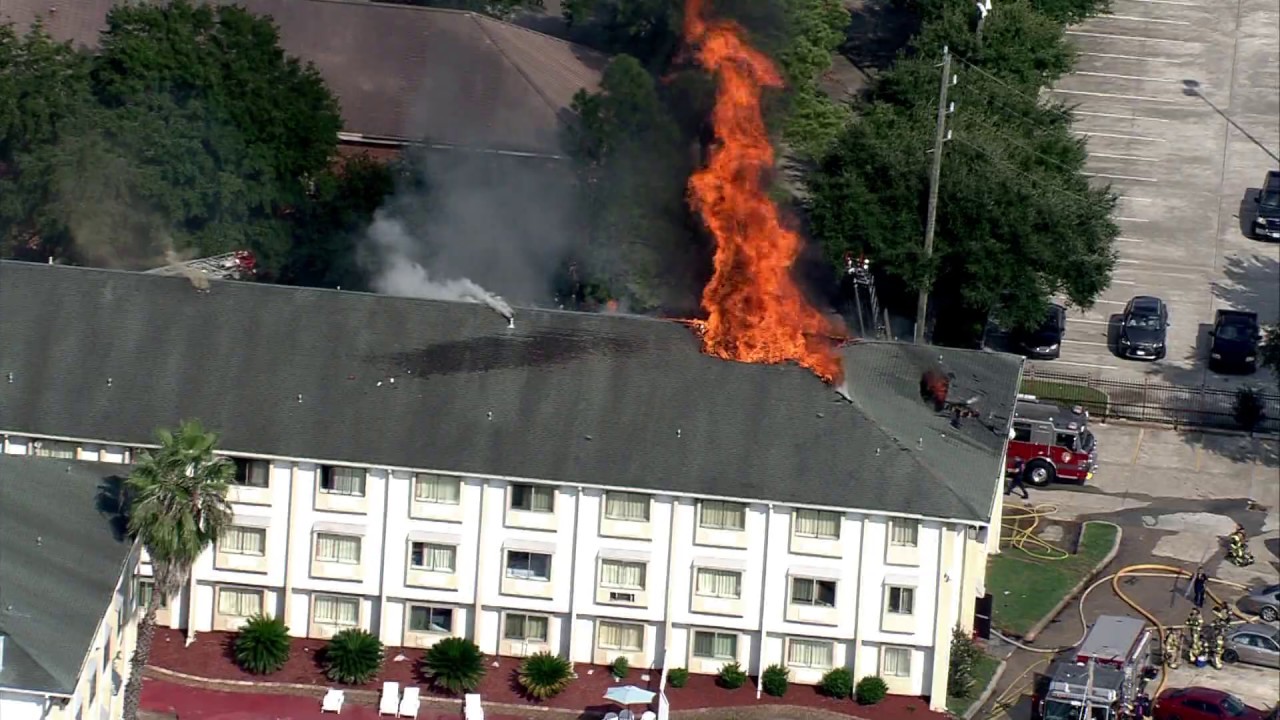Raw video: Huge fire at Motel 6 in Spring, Texas