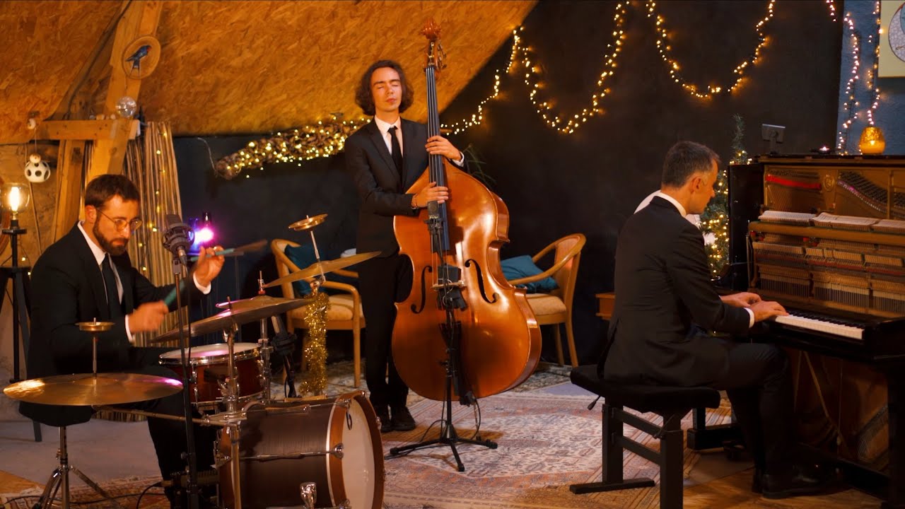 Have Yourself a Merry Little Christmas ⎮ Jazz Trio Cover