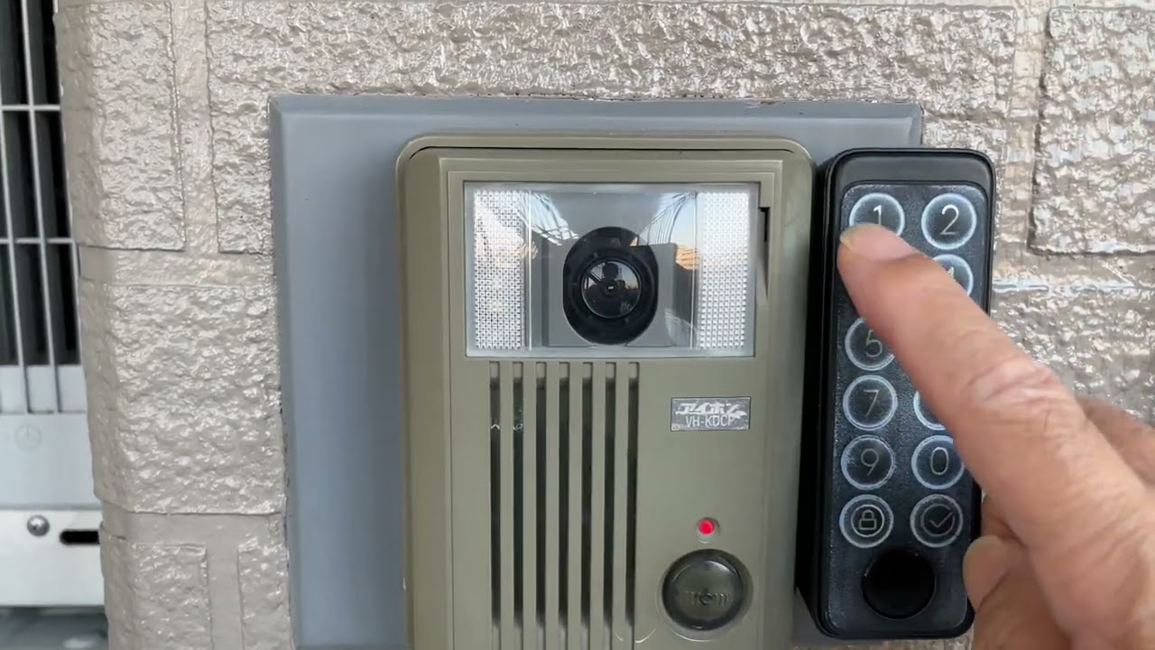 指紋認証でドアキー不要のSwitchBot (スイッチボット)