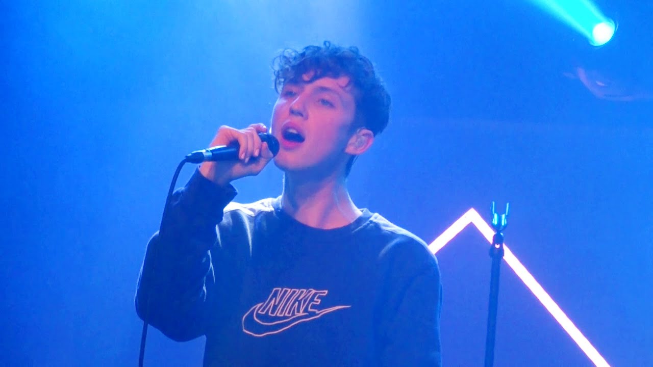 Troye Sivan - TALK ME DOWN (Live) @ Paris (23.11.2015) HD