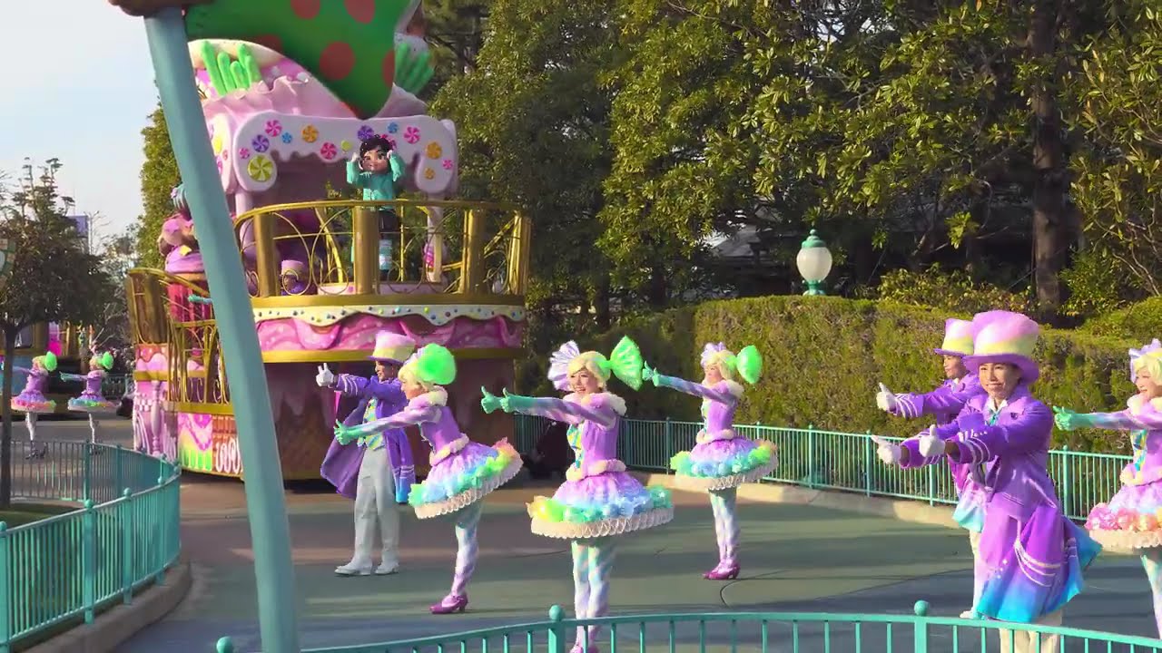 【4K動画　東京ディズニーランド】20250301　イッツ・ア・スウィーツフルタイム！　ヴァネパル　3rd ヴァネロペ・ダンサー　ゴール地点　接近～お見送り