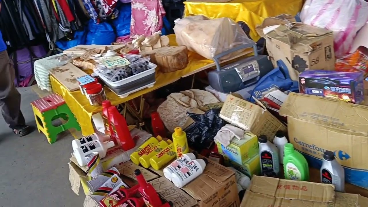 2ND HAND MARKET IN TAIPEI taiwan @chongxin bridge flea market