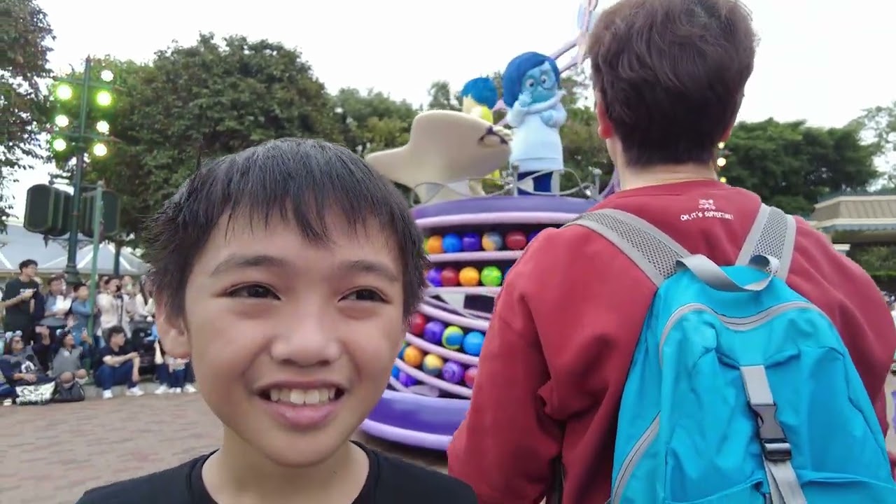 Hong Kong Disneyland Friendtastic Parade