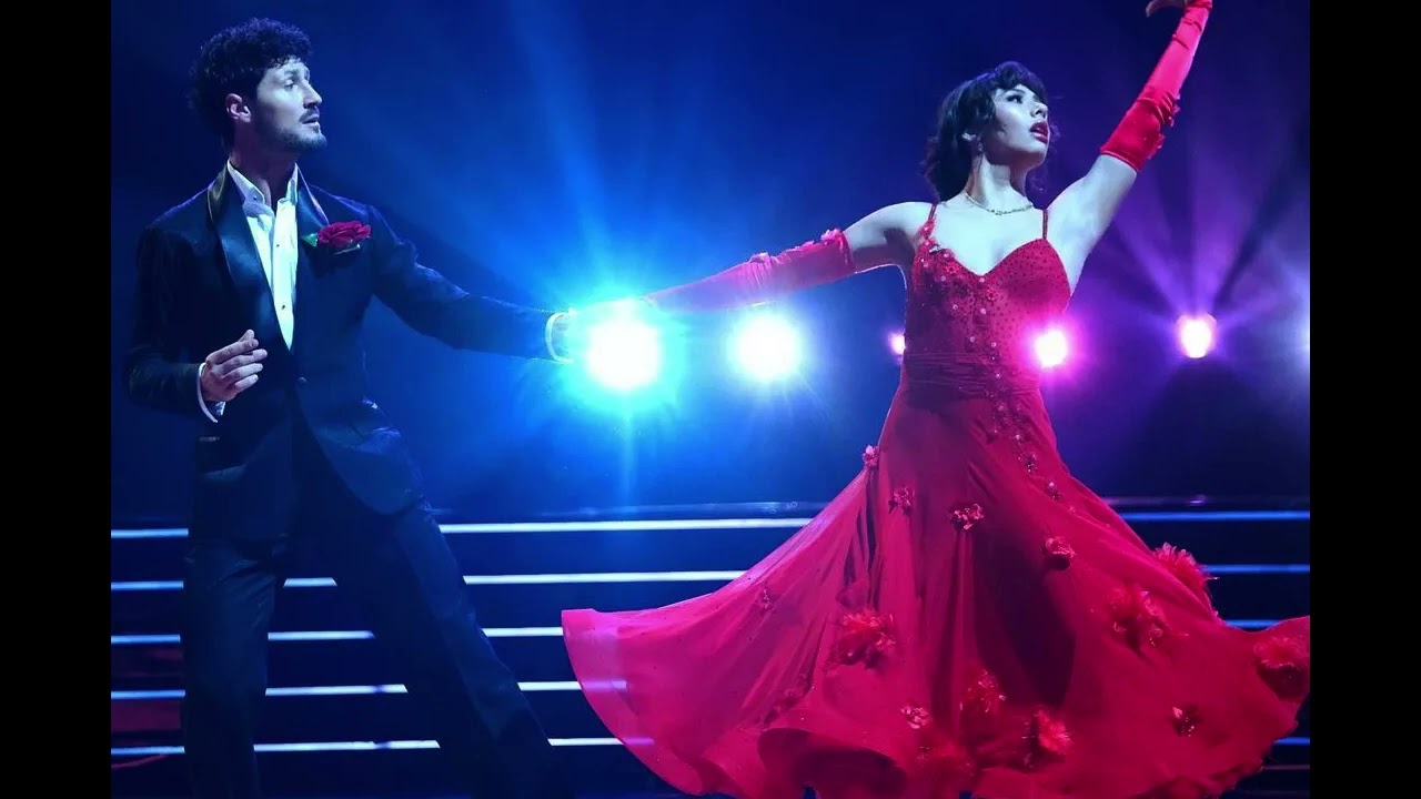 Derek Hough tears up saying Len Goodman would have loved Xochitl Gomez's waltz on DWTS