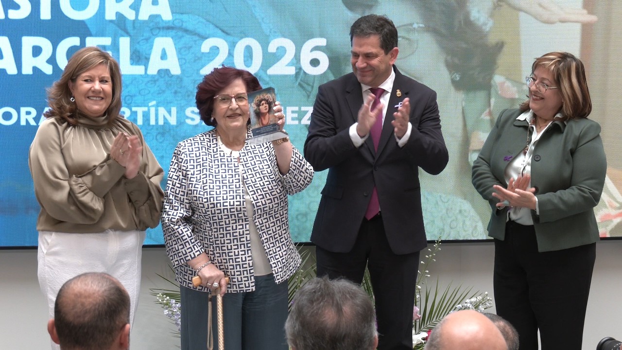 Aurora Martín recibe el premio Pastora Marcela