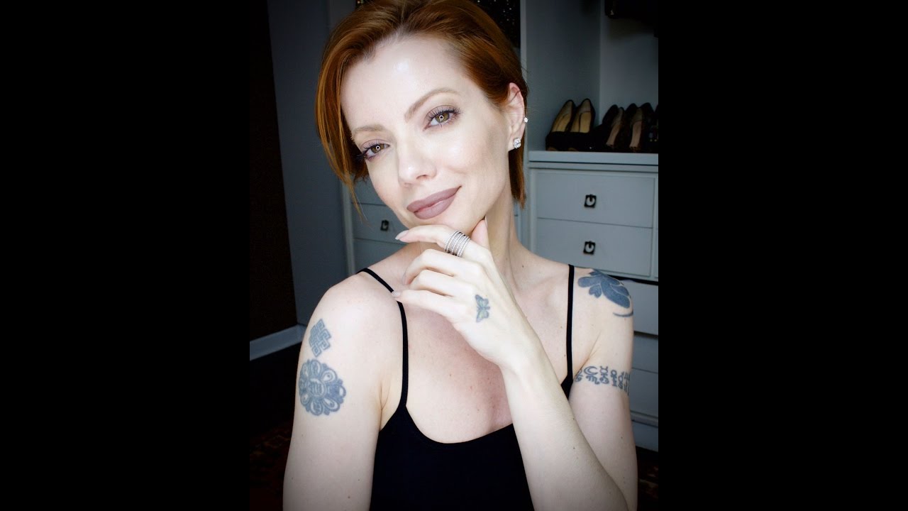 Julia responde sobre suas unhas, pele, c&iacute;lios, sobrancelhas, cabelo...