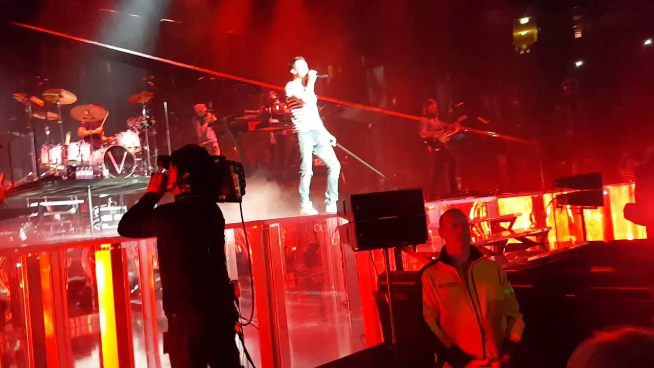 Animals - Maroon 5 Tour 2015 (Manchester)