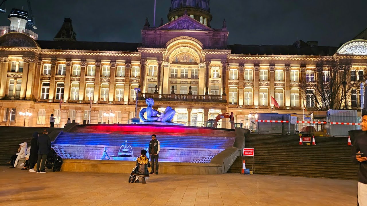 Fountain In Victoria Square Birmingham🇬🇧🇬🇧( Friday Night)//Birmingham Blogs