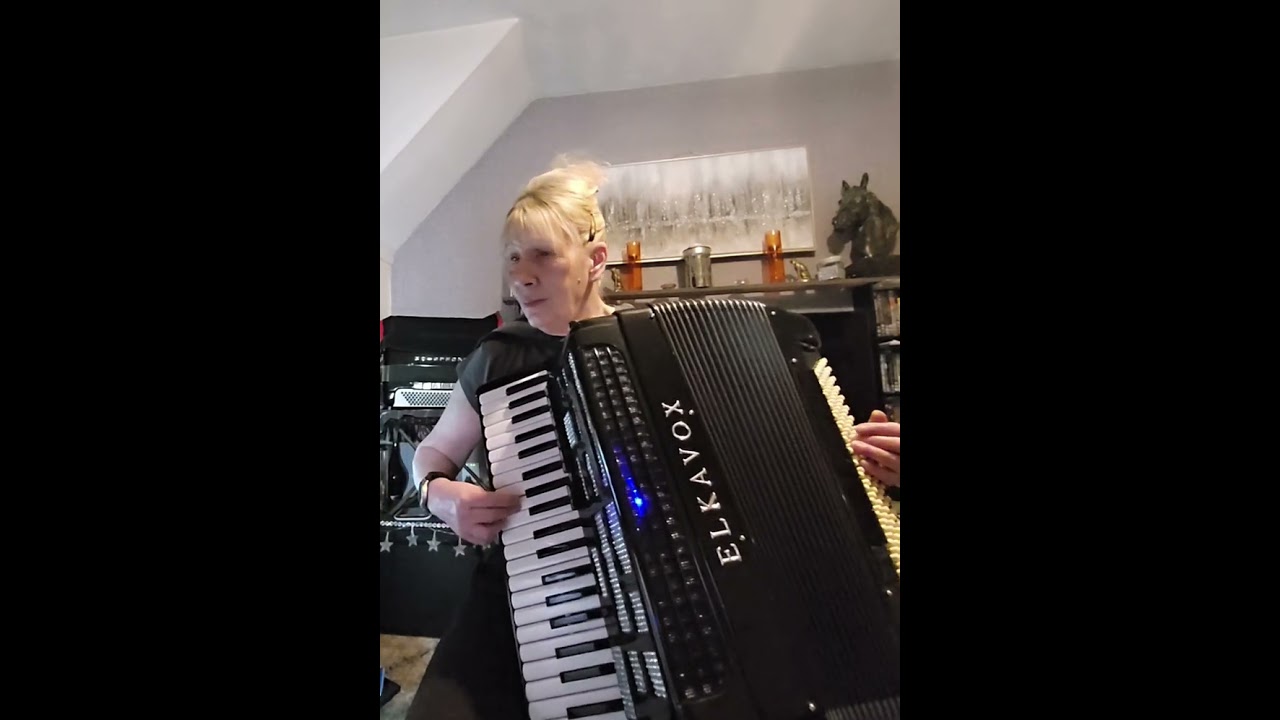 Halfway to paradise #facebook #music #cover #ketron #Elkavox 