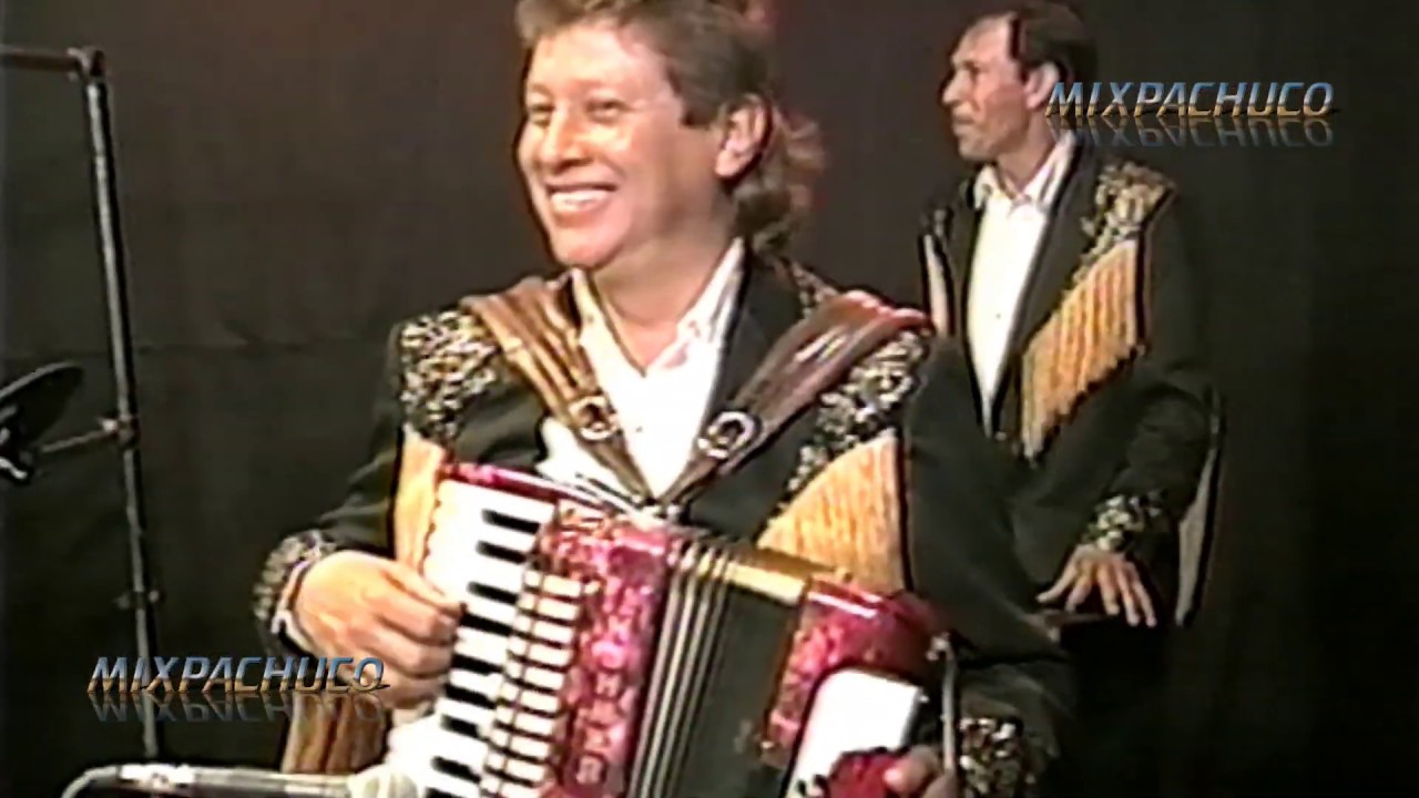 LA DE LA FALDA CORTITA  Y  LAS COLILLAS   ZENTELLAS DEL NORTE