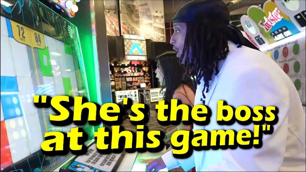 Extra Emily and Agent Play Arcade Games Together
