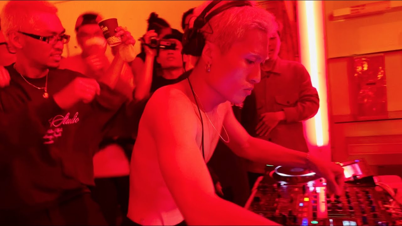 Larria - Mixcloud WWV VietNam DJ Set