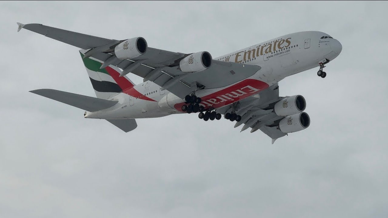 Emirates A380 Landing at Toronto YYZ After Winter Storm ❄️✈️
