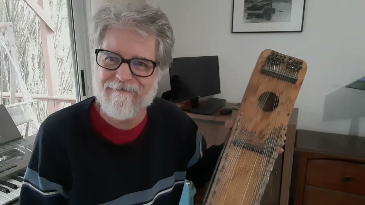 Rebuild of an odd stringed instrument - a ukelin