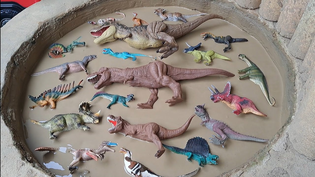 Dinossauros de Plástico Presos na Lama Carnotauro Dilofossauro Pentaceratops Iguanodonte