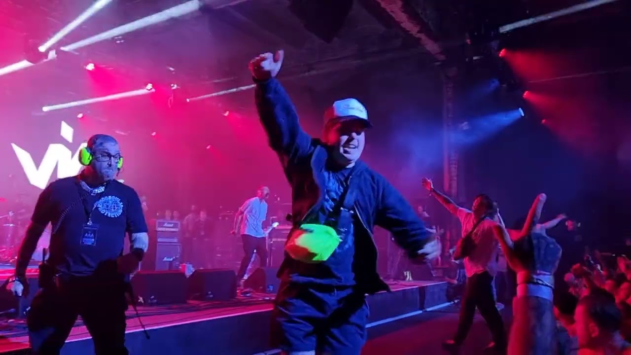 high vis - choose to lose @OutbreakFest 2023
