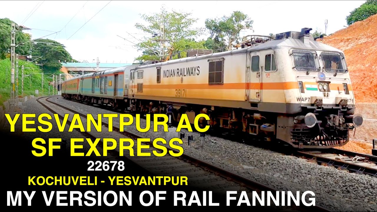 Yesvantpur AC SF Express Approaching Kottayam Station | Kochuveli To Yesvantpur | Train No  22678