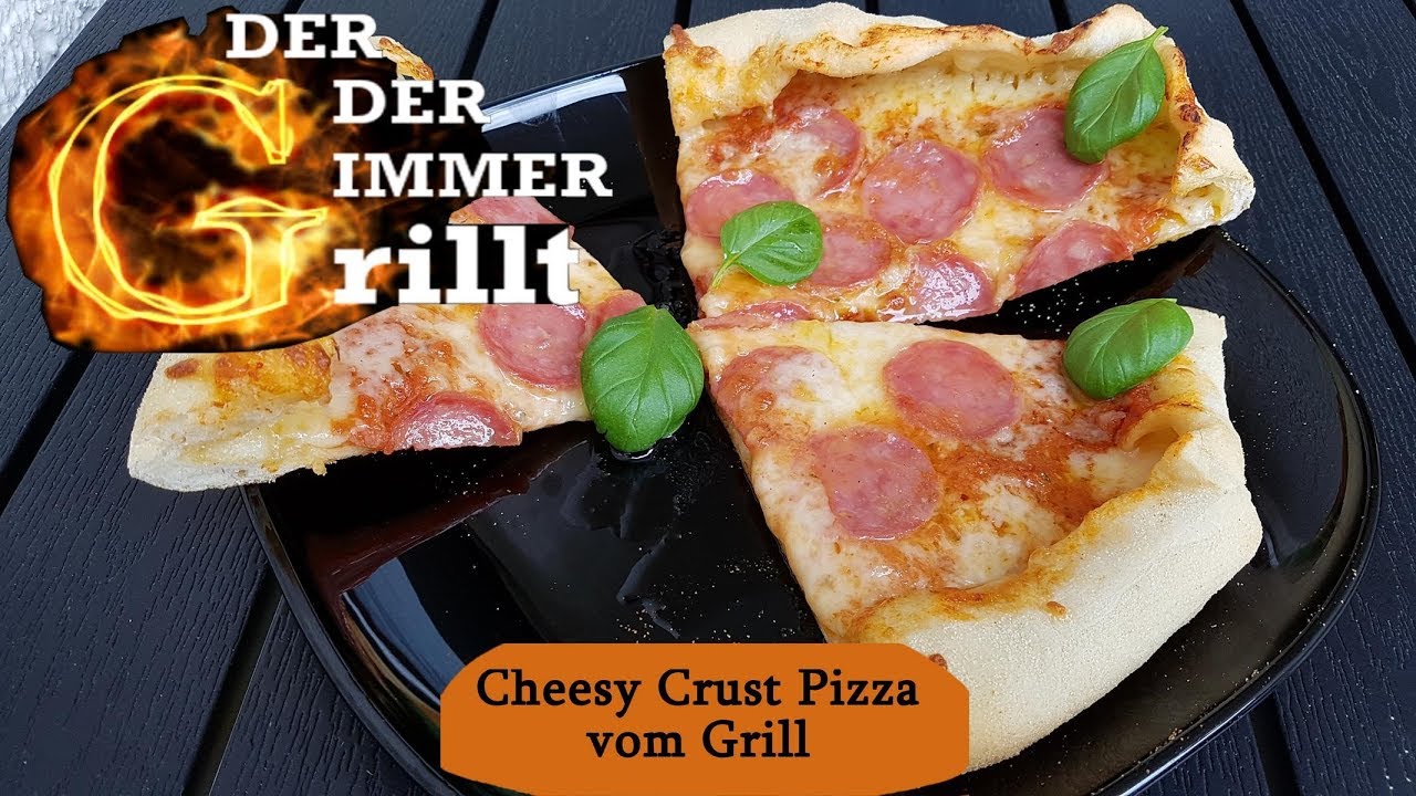 Cheesy Crust Pizza mit Salami und selbstgemachter Tomatenso&szlig;e