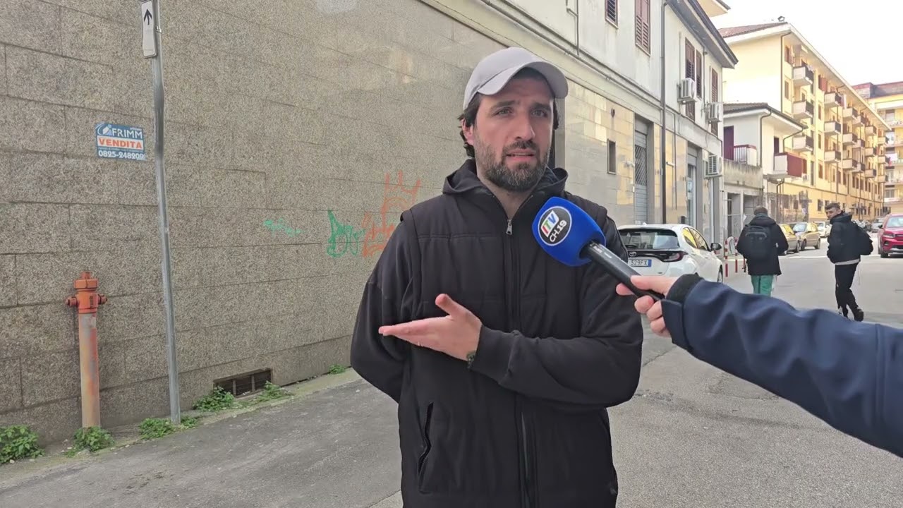 Avellino, fogna a cielo aperto in via Circonvallazione
