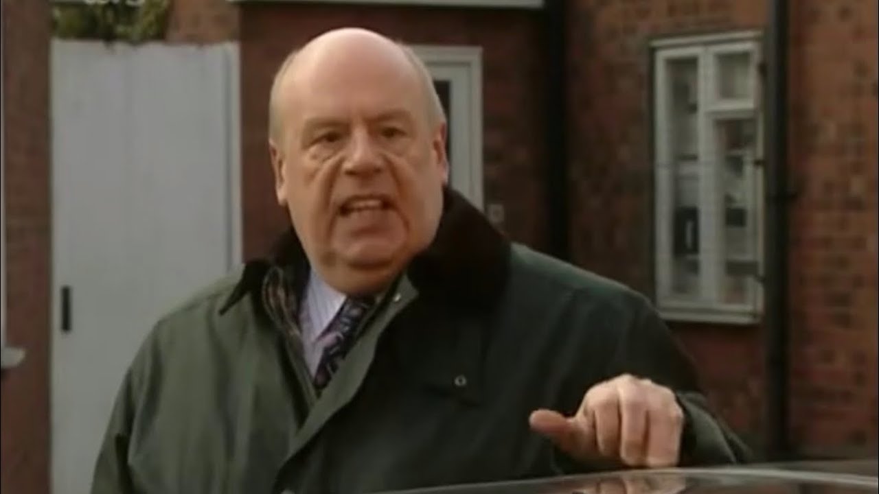 Classic Corrie - Fred Elliot Calls Toyah “Toyota”