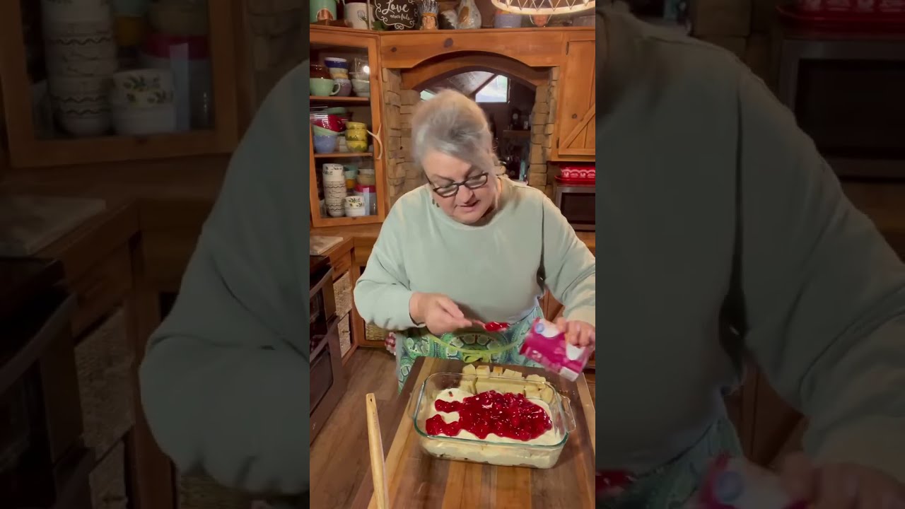 4 INGREDIENT, CHERRY CHEESECAKE DESSERT