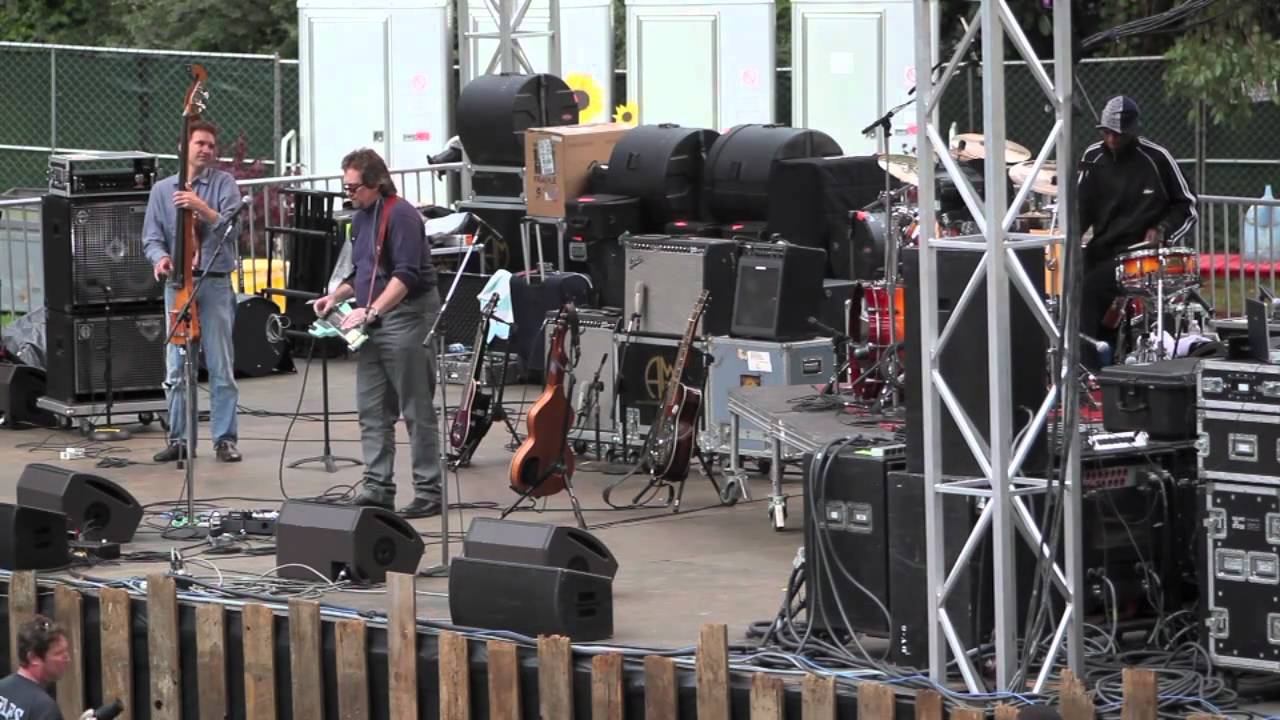 Jerry Douglas with Omar Hakim & Viktor Krauss 