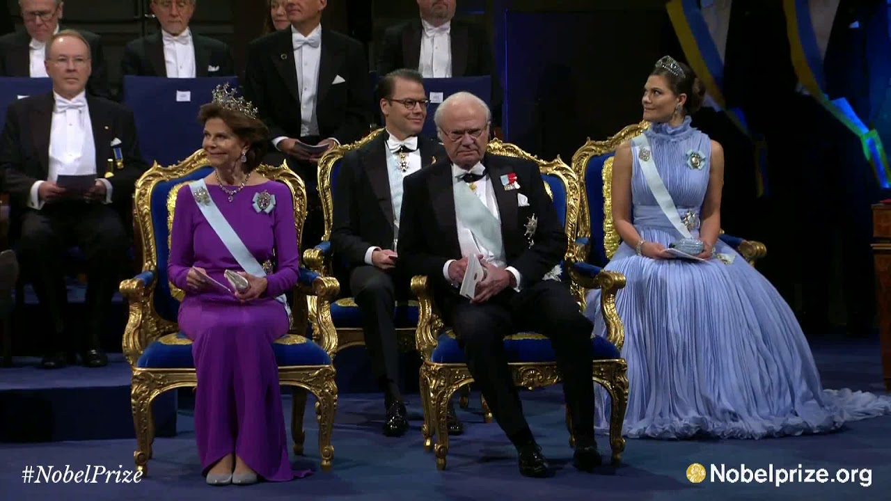 Нобелевская премия 2017 года: прибытие шведской королевской семьи и лауреатов