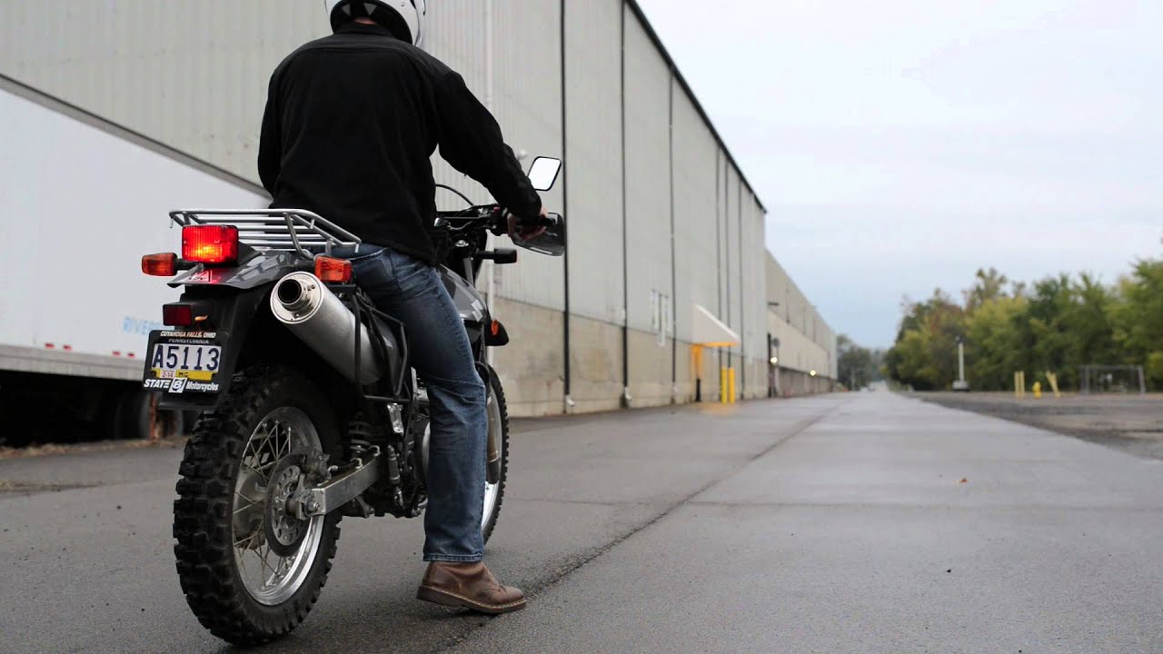 Suzuki DR650 with GSXR 1000 Titanium Exhaust (x40F0x)