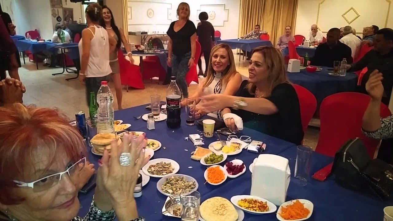 אליעזר עדה  בשיר לא תלוומני